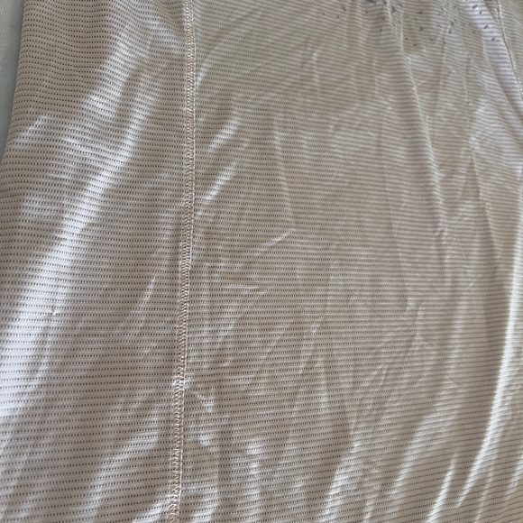 LULULEMON Run Wild Tech Short Sleeve Top Fossil Size 8 Pink Lilac Light Medium - Picture 7 of 11